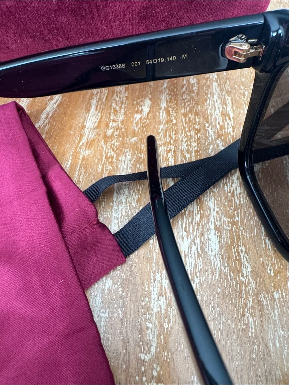 Gucci dark frame women